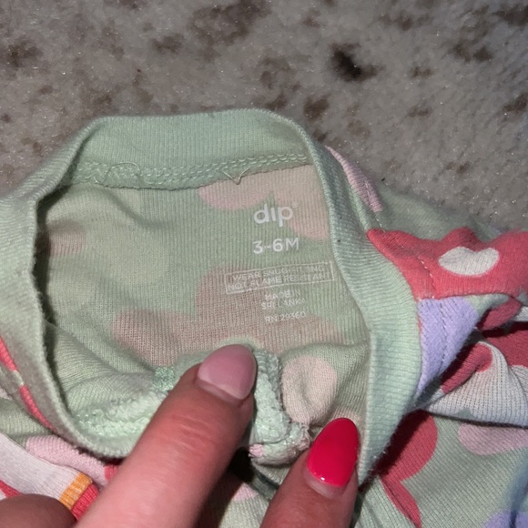 3-6 Onesies - Picture 4 of 4